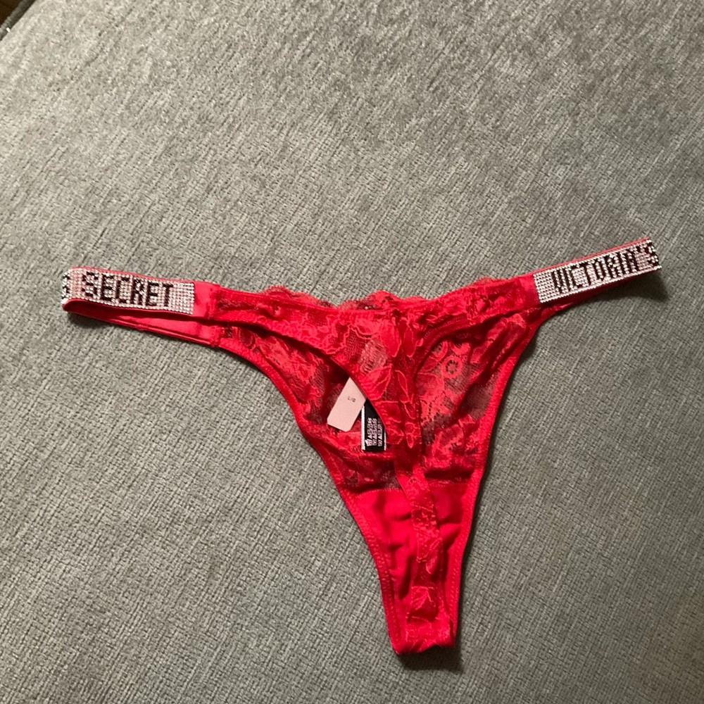 Very Sexy Victoria Secret Thong /String new with tag, size Large, Red
